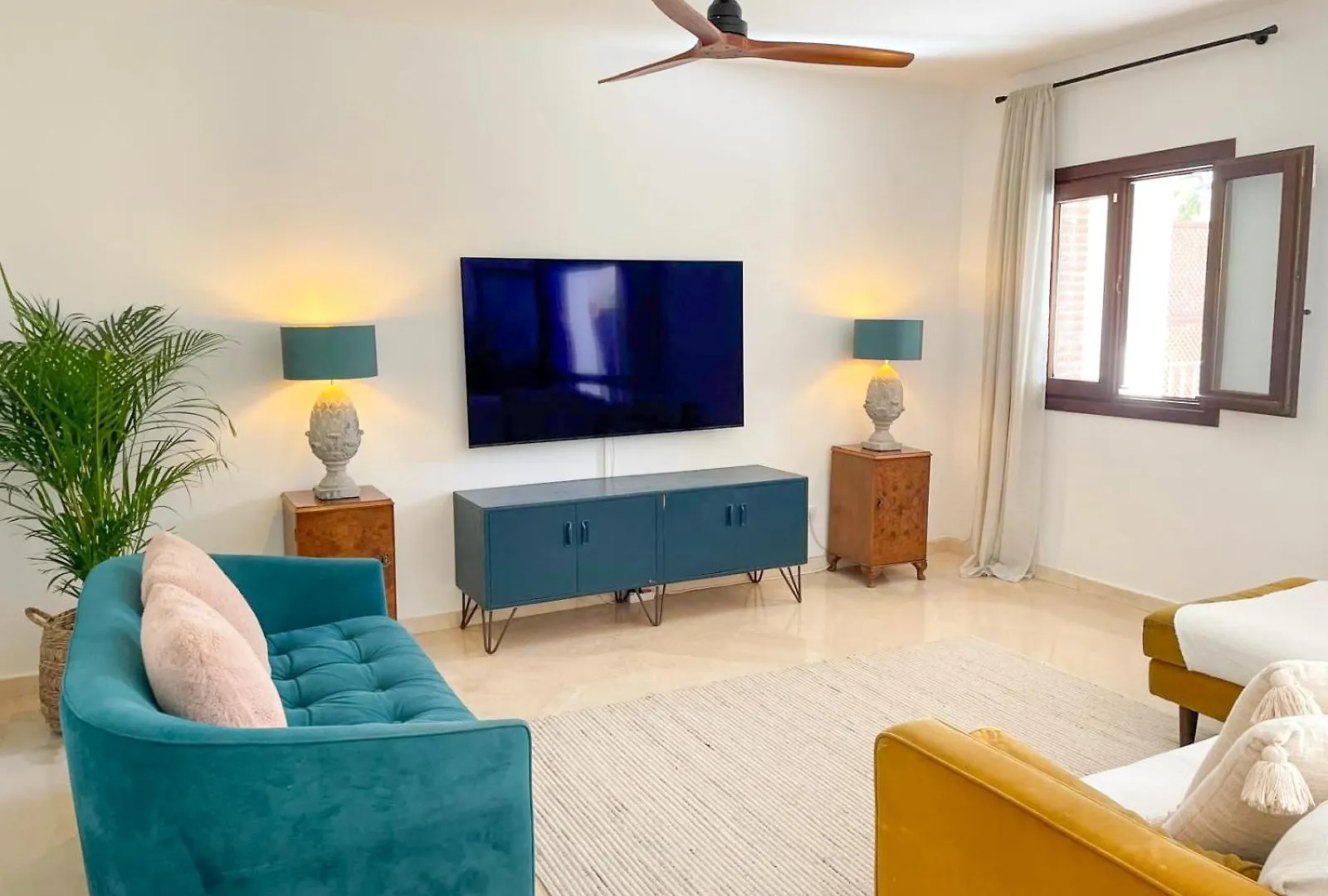 ヴィラ マルベーリャ Elegant 3Br Golden Mile Retreatヴィラ
